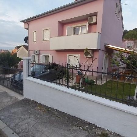 Jan 1 Apartment Pula Luaran gambar