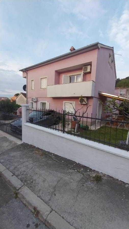Jan 1 Apartment Pula Luaran gambar