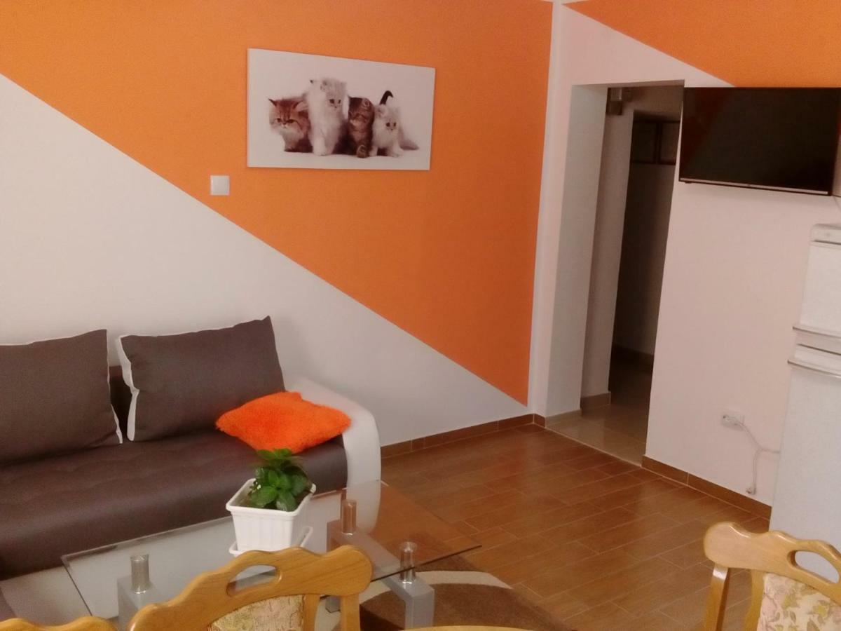 Jan 1 Apartment Pula Luaran gambar