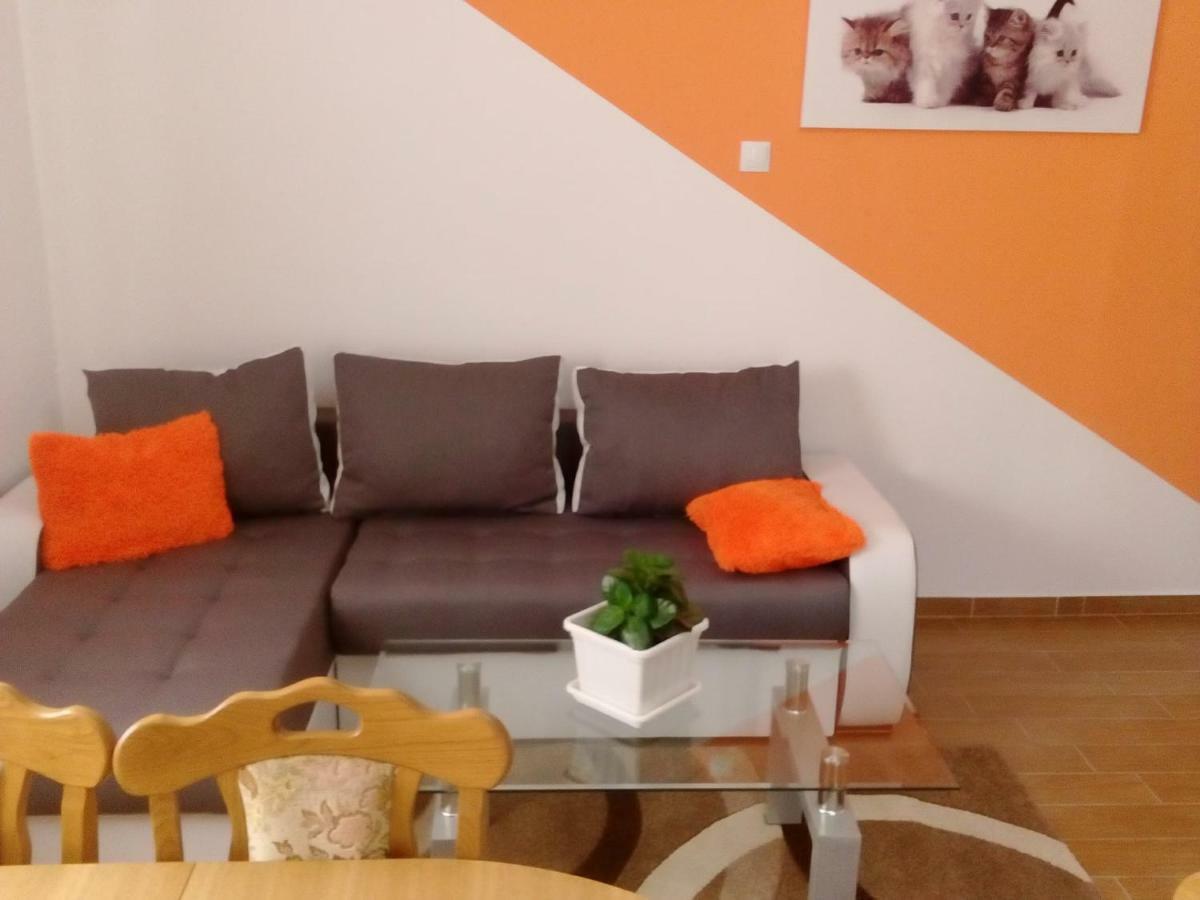 Jan 1 Apartment Pula Luaran gambar